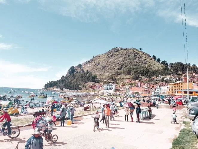 Read more about the article Crossing the Bolivian Border from Peru into La Paz