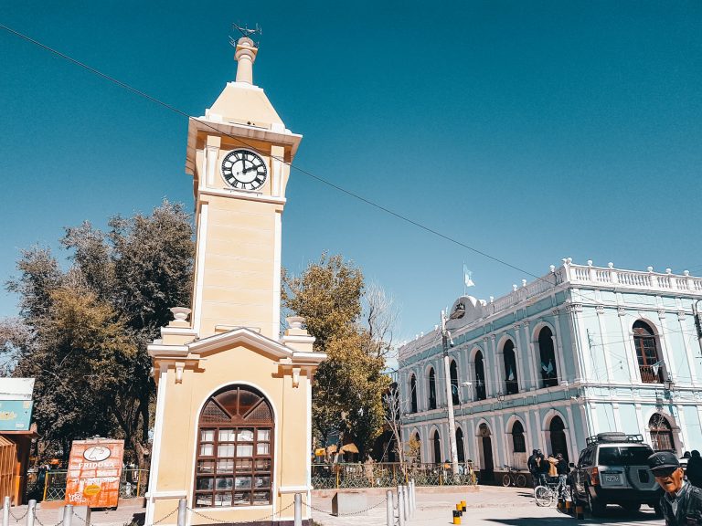 Uyuni City Guide: The Gateway to the Salt Flats - Compasses & Quests