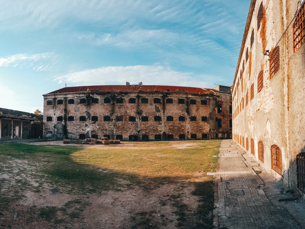 The prison courtyard at Espacio de Arte Contemporáneo