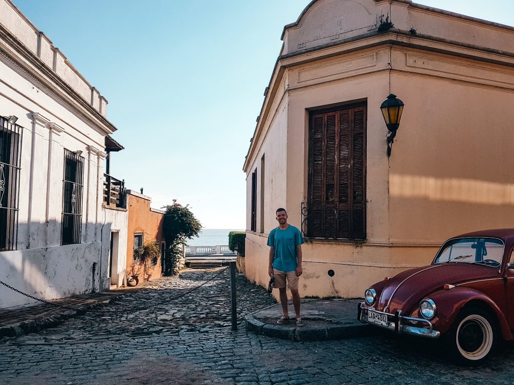 You'll see old cars parked on many of Colonia's cobblestone streets