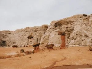Read more about the article The Toadstools: Hiking Among Hoodoos