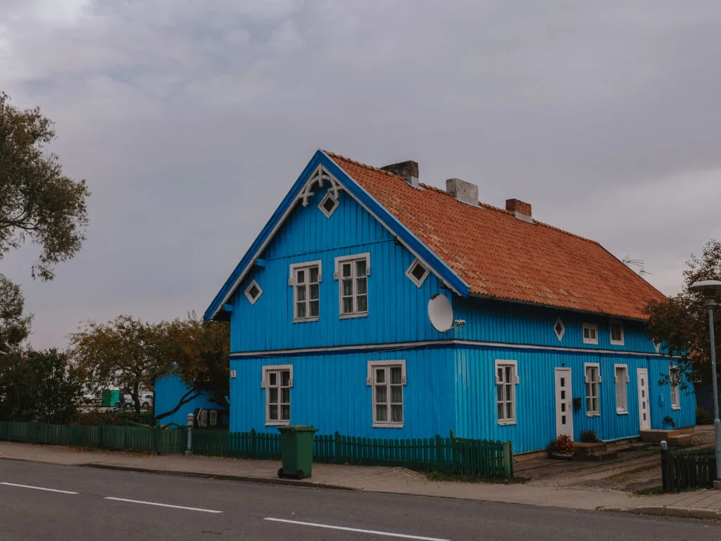 There are many colorful houses on the Curonian Spit