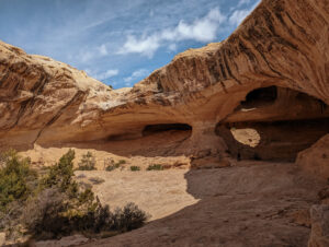 Read more about the article Wild Horse Window – A Quick Hike in the San Rafael Swell
