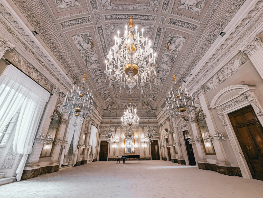 A white room in the palace