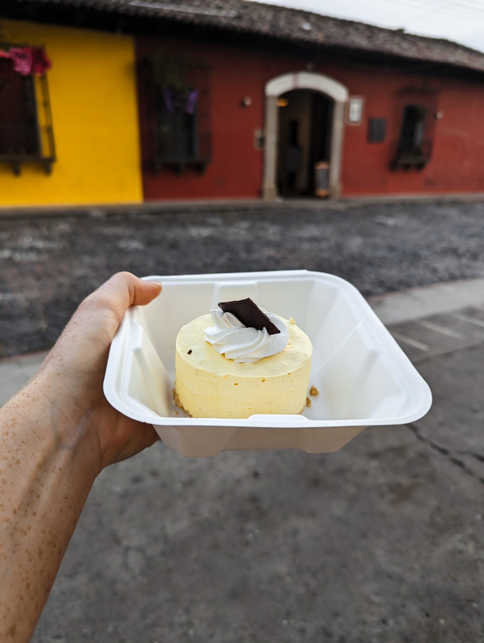 And a mango dessert from the nearby
Café de la Pared