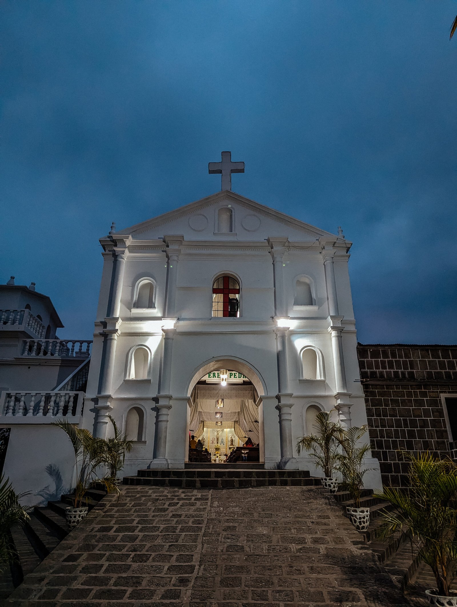 The church sitting on Parque Puerta Hermosa - Things to do in San Pedro La Laguna